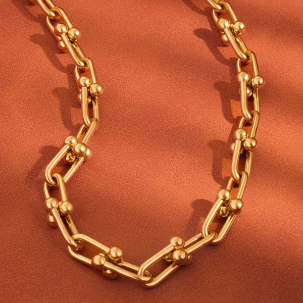 Denise Bold Chain Necklace - Image 4